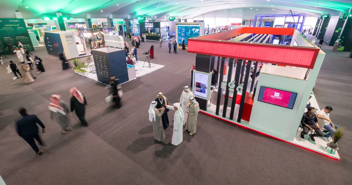 الذكاء الاصطناعي التوليدي في الإعلام السعودي: كيف تعيد التقنيات الجديدة تشكيل المشهد الإعلامي والصناعات الثقافية في المملكة؟