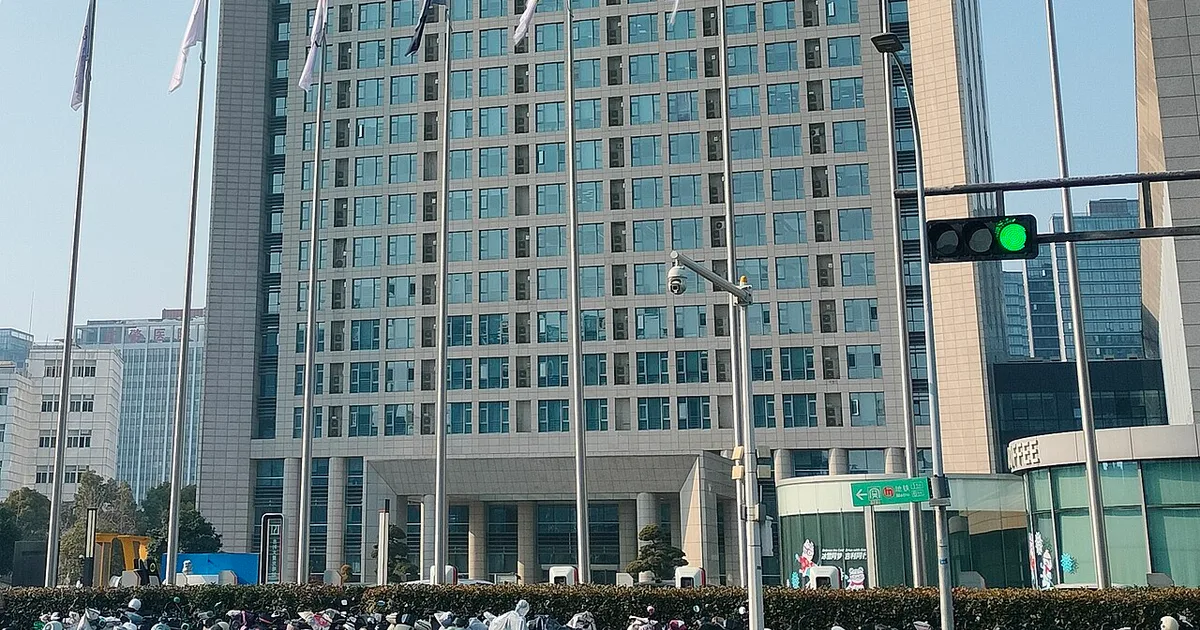 السعودية تنجح في تجربة أول سيارة كهربائية طائرة ذاتية القيادة ضمن مشروع نيوم