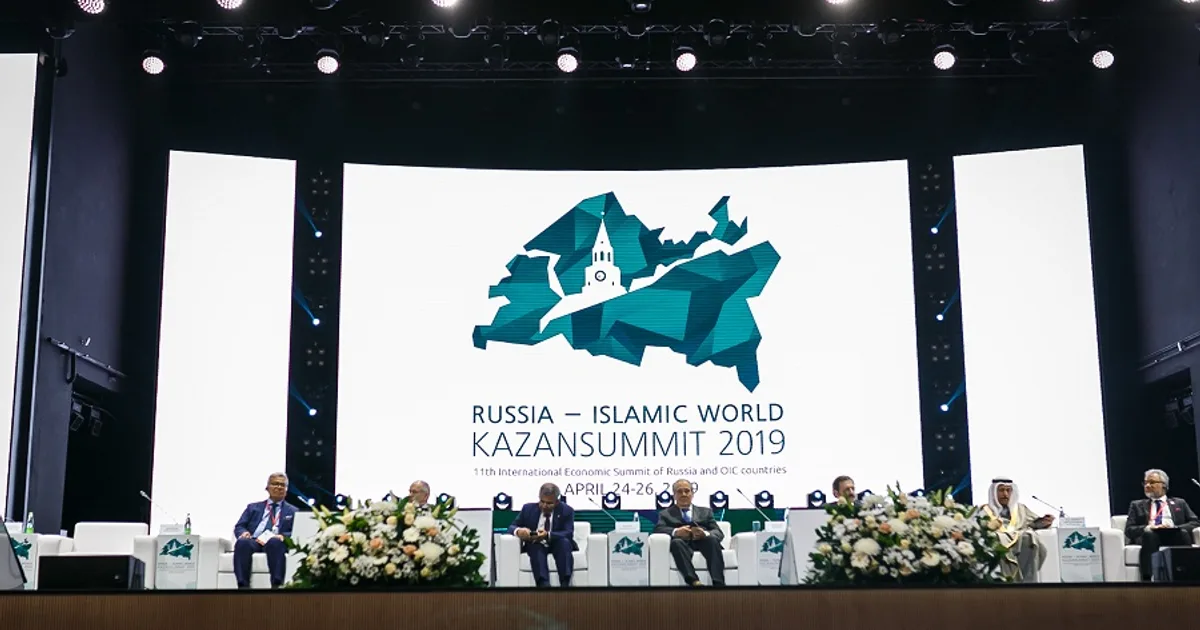 الاستثمار في صناعة الأزياء السعودية: من العباءة إلى منصات العرض العالمية