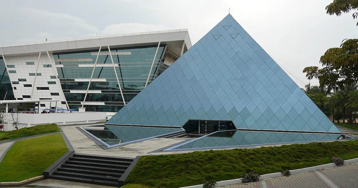 Infosys يبدأ مركز أبحاث في نيوم ٢٠٢٦