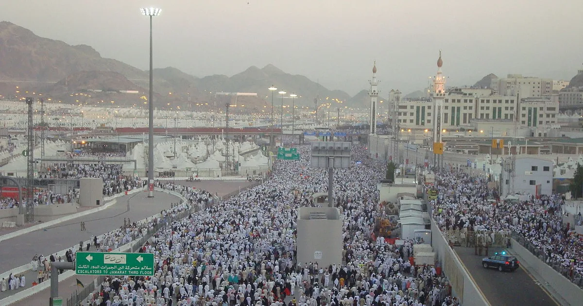 ما هي الأساطيل الذكية وكيف تعمل في قطاع النقل السعودي؟
