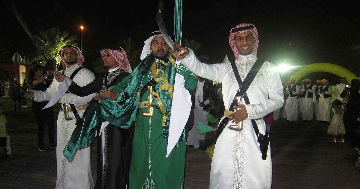 كيف تتعامل القوانين السعودية مع الزواج المبكر؟