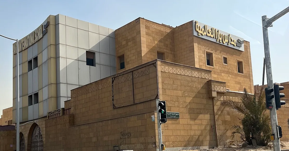 كيف يعمل التقييم الذكي في المدارس السعودية؟