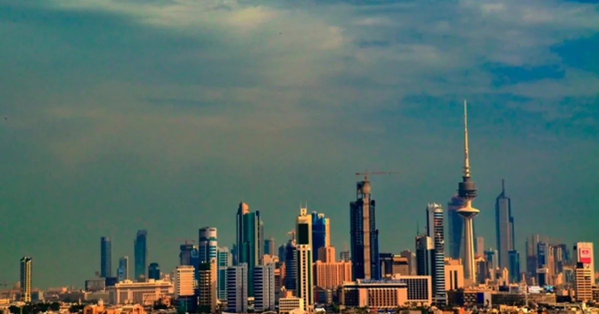السعودية تستثمر في الطاقة الشمسية العائمة لتحلية المياه: مشروع رائد في الخليج 2026